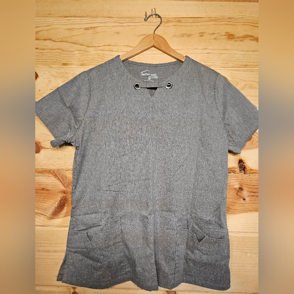 Buttersoft Gray Short Sleeve Scrub Top Size L